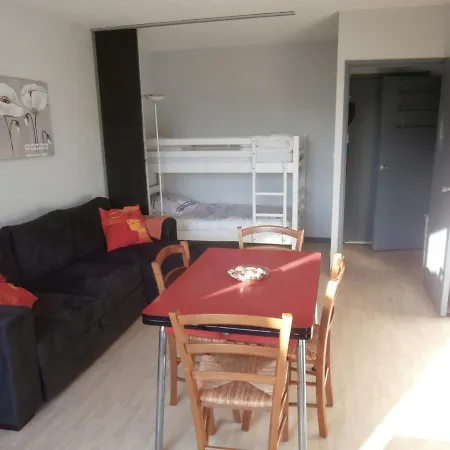 Renove Avec Balcon, Proche Et Marche - 4 Pers, Calme & Confort A - Fr-1-239-460 아파트 세노스