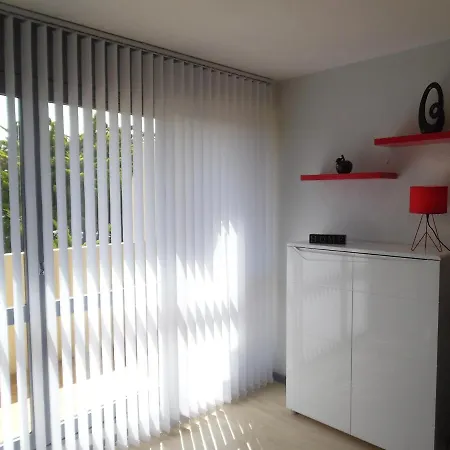 Renove Avec Balcon, Proche Et Marche - 4 Pers, Calme & Confort A - Fr-1-239-460 *